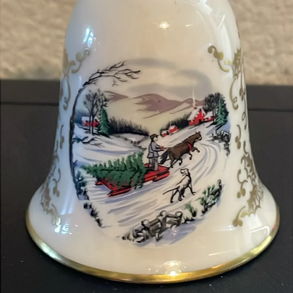 Gorham Fine China Courier and Ives Noel 1981 Porcelain Bell Christmas Gold Trim